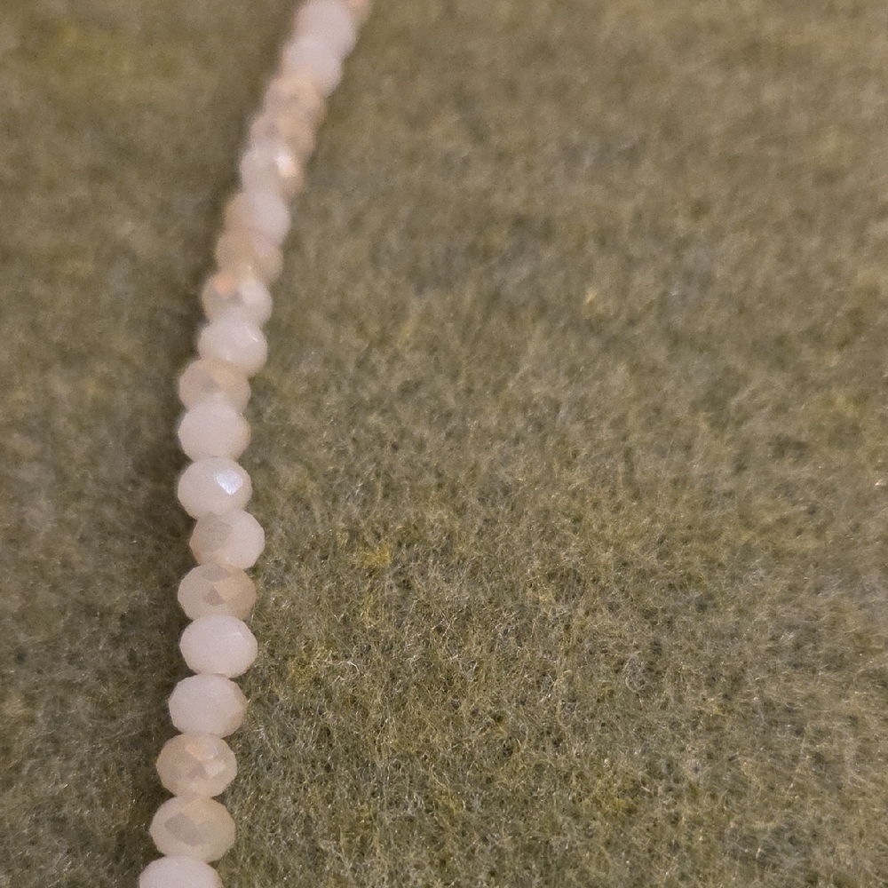 Elegant Cream Beaded Necklace - Picture 5 of 6